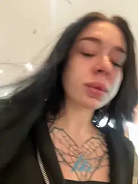 AlishaPrettyBlade online show from 04-11-26, 04:06