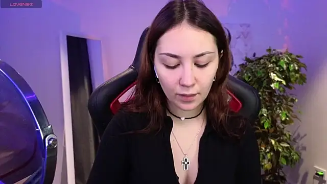 Snapshot of AshleySkott_ chatting on 12-18-25, 08:42 AshleySkott online show from 12-18-25, 08:42