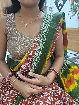 Snapshot of RealcoupleP chatting on 05-18-26, 04:35 RealcoupleP online show from 05-18-26, 04:35