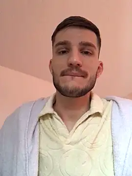 Snapshot of yoyoboy988 chatting on 03-18-25, 02:59 yoyoboy988 online show from 03-18-25, 02:59