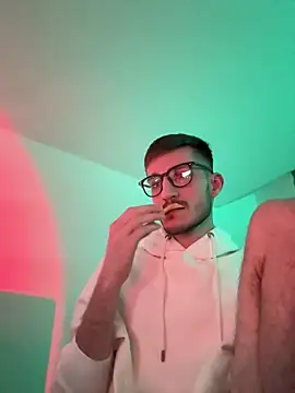 Snapshot of yoyoboy988 chatting on 03-18-25, 07:10 yoyoboy988 online show from 03-18-25, 07:10