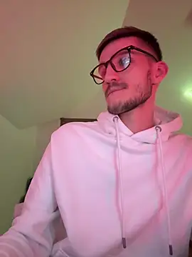 Snapshot of yoyoboy988 chatting on 03-18-25, 10:15 yoyoboy988 online show from 03-18-25, 10:15