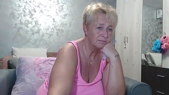 RosesandLillies online show from 09-17-25, 05:25