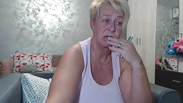 RosesandLillies online show from 09-26-25, 04:44