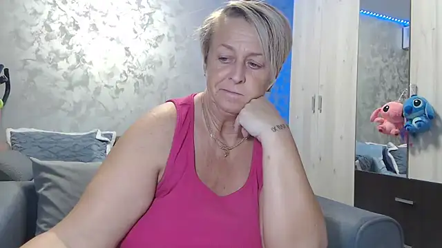 RosesandLillies online show from 11-25-25, 05:24