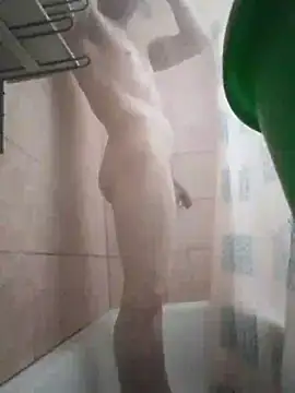 Snapshot of Crist6n chatting on 03-10-26, 02:16 Crist6n online show from 03-10-26, 02:16