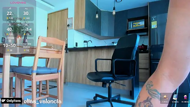 Snapshot of fitnolan chatting on 05-07-26, 01:27 fitnolan online show from 05-07-26, 01:27