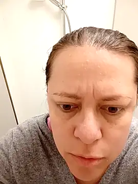 Snapshot of Conejta chatting on 03-08-25, 11:48 Conejta online show from 03-08-25, 11:48