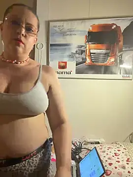 Snapshot of Conejta chatting on 03-12-26, 12:33 Conejta online show from 03-12-26, 12:33