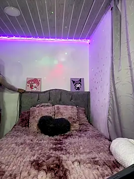 Snapshot of Emily-teen chatting on 11-06-25, 07:37 Emily-teen online show from 11-06-25, 07:37