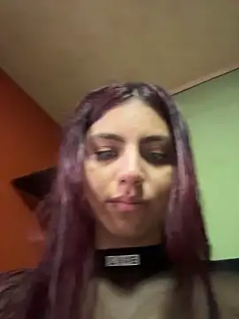 Snapshot of Emily-teen chatting on 02-14-26, 08:27 Emily-teen online show from 02-14-26, 08:27