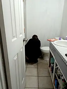 HTXBELLE online show from 10-19-25, 05:24