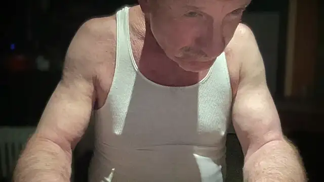 Snapshot of DominantDong chatting on 03-05-25, 02:36 DominantDong online show from 03-05-25, 02:36