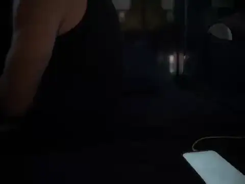 Snapshot of DominantDong chatting on 10-21-25, 12:11 DominantDong online show from 10-21-25, 12:11