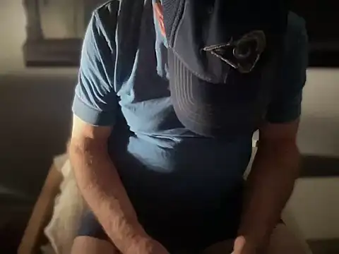 Snapshot of DominantDong chatting on 11-30-25, 12:09 DominantDong online show from 11-30-25, 12:09