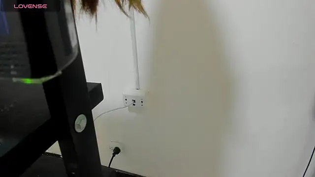 candy rogeers online show from 04-11-26, 01:04