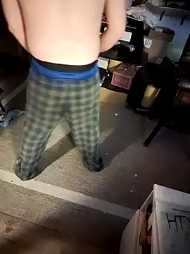 Snapshot of Cummaker69 chatting on 11-23-25, 09:03 Cummaker69 online show from 11-23-25, 09:03