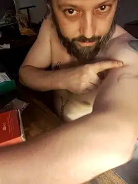 Snapshot of Cummaker69 chatting on 12-16-25, 02:38 Cummaker69 online show from 12-16-25, 02:38