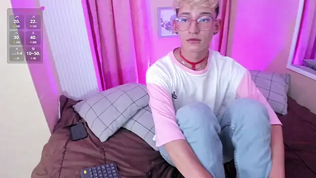 Snapshot of iiangel_ chatting on 02-20-25, 03:56 iiangel online show from 02-20-25, 03:56