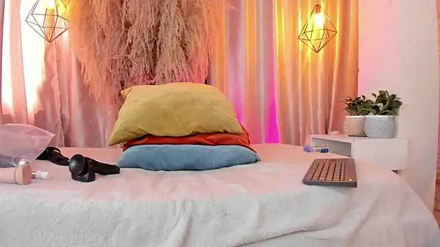 iiangel  online show from 09-16-25, 03:02