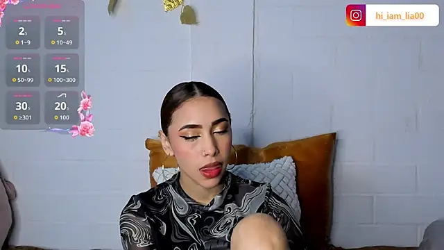 LiaHansson online show from 11-07-25, 05:46