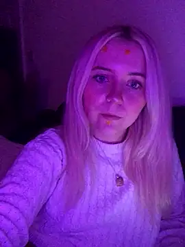 Snapshot of Blondie_Sofia_Essexbabe chatting on 01-13-26, 11:43 Blondie Sofia Essexbabe online show from 01-13-26, 11:43