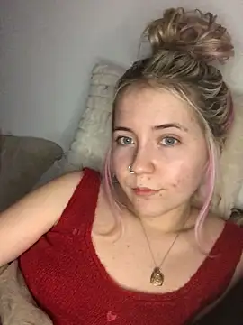 Snapshot of Blondie_Sofia_Essexbabe chatting on 02-12-26, 11:33 Blondie Sofia Essexbabe online show from 02-12-26, 11:33