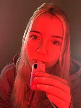 Snapshot of Blondie_Sofia_Essexbabe chatting on 03-10-26, 04:56 Blondie Sofia Essexbabe online show from 03-10-26, 04:56