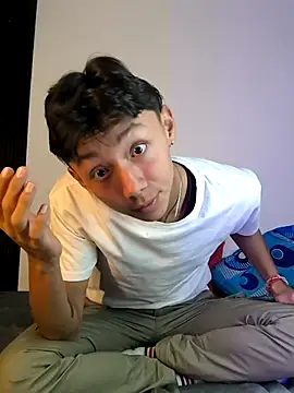 Snapshot of Andres_Sebas chatting on 02-24-25, 03:42 Andres Sebas online show from 02-24-25, 03:42