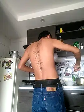 Snapshot of Andres_Sebas chatting on 02-26-25, 09:05 Andres Sebas online show from 02-26-25, 09:05