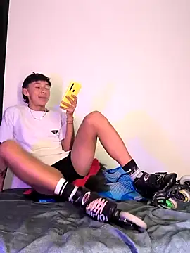 Snapshot of Andres_Sebas chatting on 02-27-25, 11:26 Andres Sebas online show from 02-27-25, 11:26