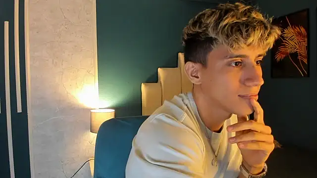 Snapshot of Allex_Cano chatting on 03-02-25, 06:05 Allex Cano online show from 03-02-25, 06:05