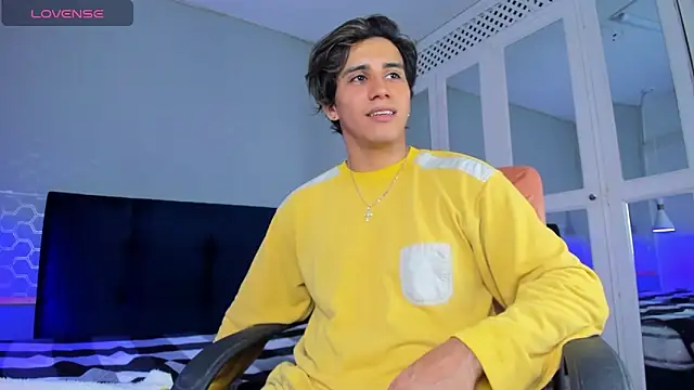 Snapshot of Allex_Cano chatting on 09-23-25, 10:02 Allex Cano online show from 09-23-25, 10:02