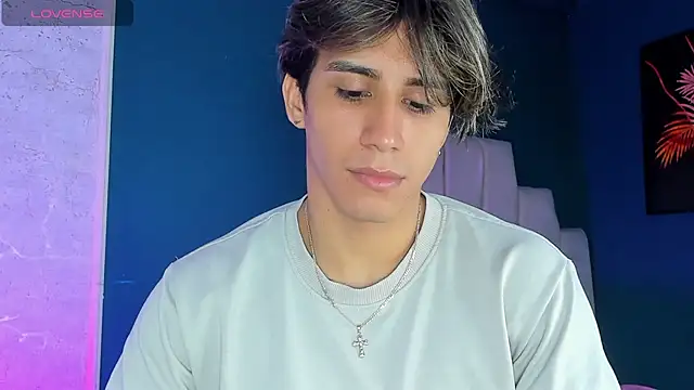 Snapshot of Allex_Cano chatting on 10-12-25, 02:54 Allex Cano online show from 10-12-25, 02:54