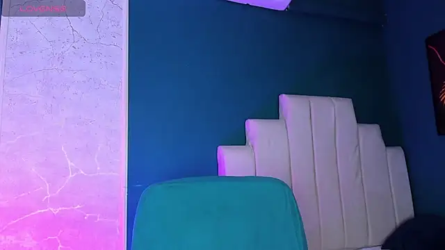 Snapshot of Allex_Cano chatting on 10-22-25, 07:46 Allex Cano online show from 10-22-25, 07:46