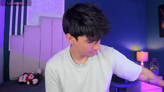 Snapshot of Allex_Cano chatting on 11-16-25, 11:16 Allex Cano online show from 11-16-25, 11:16