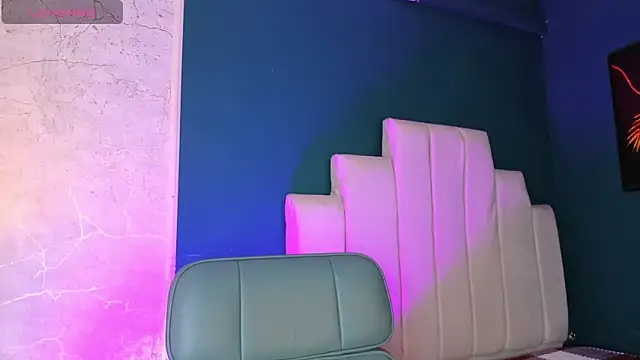 Snapshot of Allex_Cano chatting on 12-16-25, 03:44 Allex Cano online show from 12-16-25, 03:44