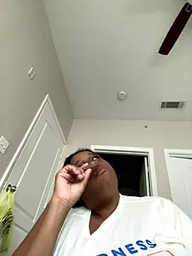 Snapshot of Deshay30 chatting on 09-21-25, 09:05 Deshay30 online show from 09-21-25, 09:05