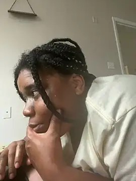 Snapshot of Deshay30 chatting on 09-22-25, 06:32 Deshay30 online show from 09-22-25, 06:32