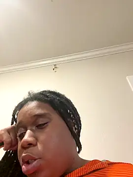 Snapshot of Deshay30 chatting on 10-21-25, 11:05 Deshay30 online show from 10-21-25, 11:05