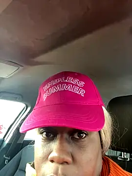 Snapshot of Deshay30 chatting on 11-09-25, 11:03 Deshay30 online show from 11-09-25, 11:03