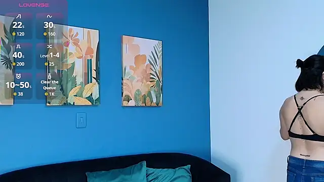 Zamira Taylor online show from 10-23-25, 03:50