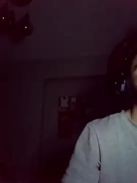 Snapshot of raskolnikovw chatting on 11-20-25, 06:18 raskolnikovw online show from 11-20-25, 06:18