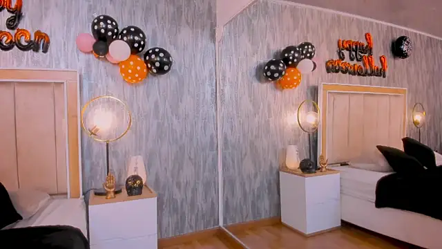 Snapshot of NahomyCarther chatting on 10-31-25, 03:51 NahomyCarther online show from 10-31-25, 03:51