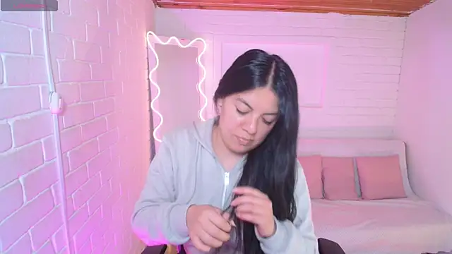 Snapshot of Coraline_tay chatting on 09-15-25, 07:25 Coraline tay online show from 09-15-25, 07:25