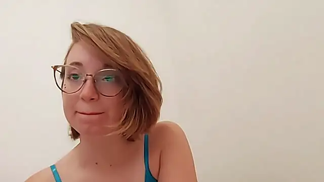 Snapshot of Elise_Nyx chatting on 09-09-25, 02:38 Elise Nyx online show from 09-09-25, 02:38