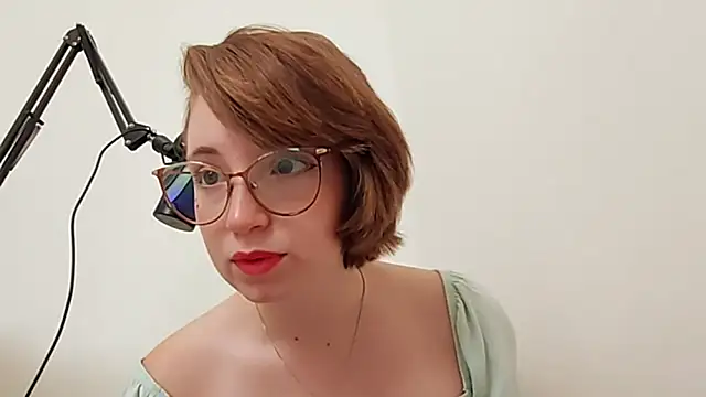 Snapshot of Elise_Nyx chatting on 09-17-25, 12:18 Elise Nyx online show from 09-17-25, 12:18