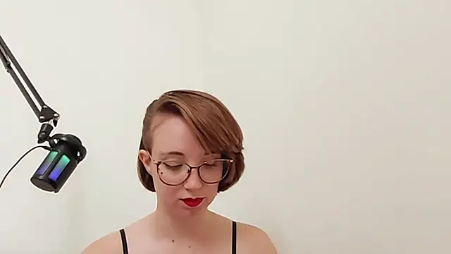 Snapshot of Elise_Nyx chatting on 09-19-25, 11:33 Elise Nyx online show from 09-19-25, 11:33