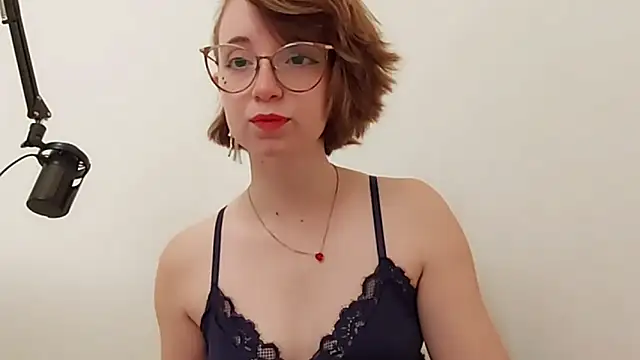 Snapshot of Elise_Nyx chatting on 09-23-25, 01:36 Elise Nyx online show from 09-23-25, 01:36