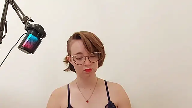 Snapshot of Elise_Nyx chatting on 09-26-25, 01:59 Elise Nyx online show from 09-26-25, 01:59